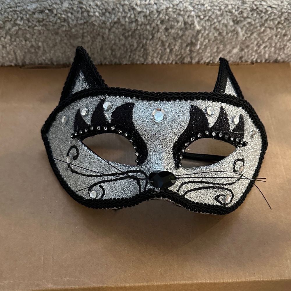 Black and Silver Cat Mask